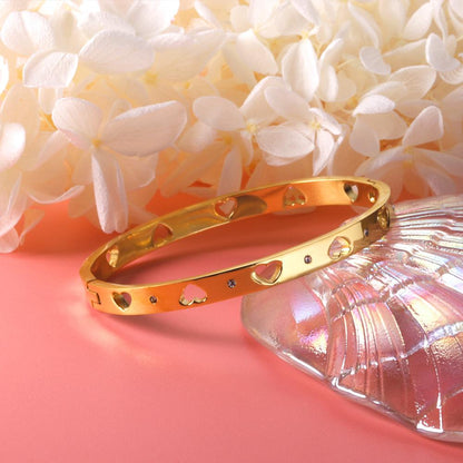 Brazalete Hollow Heart con fusión en Oro 18K