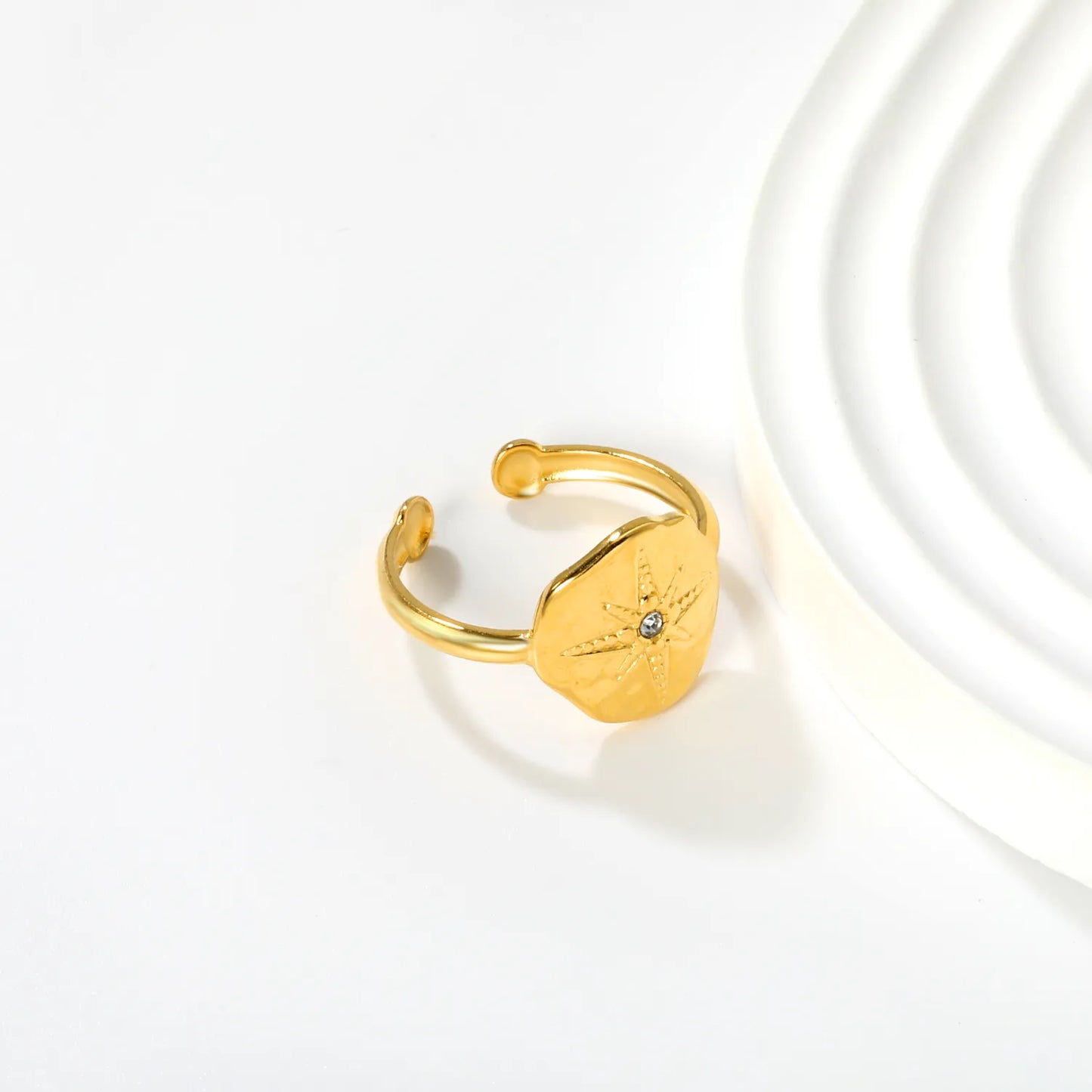 Anillo Starburst Coin con fusión en Oro 18K